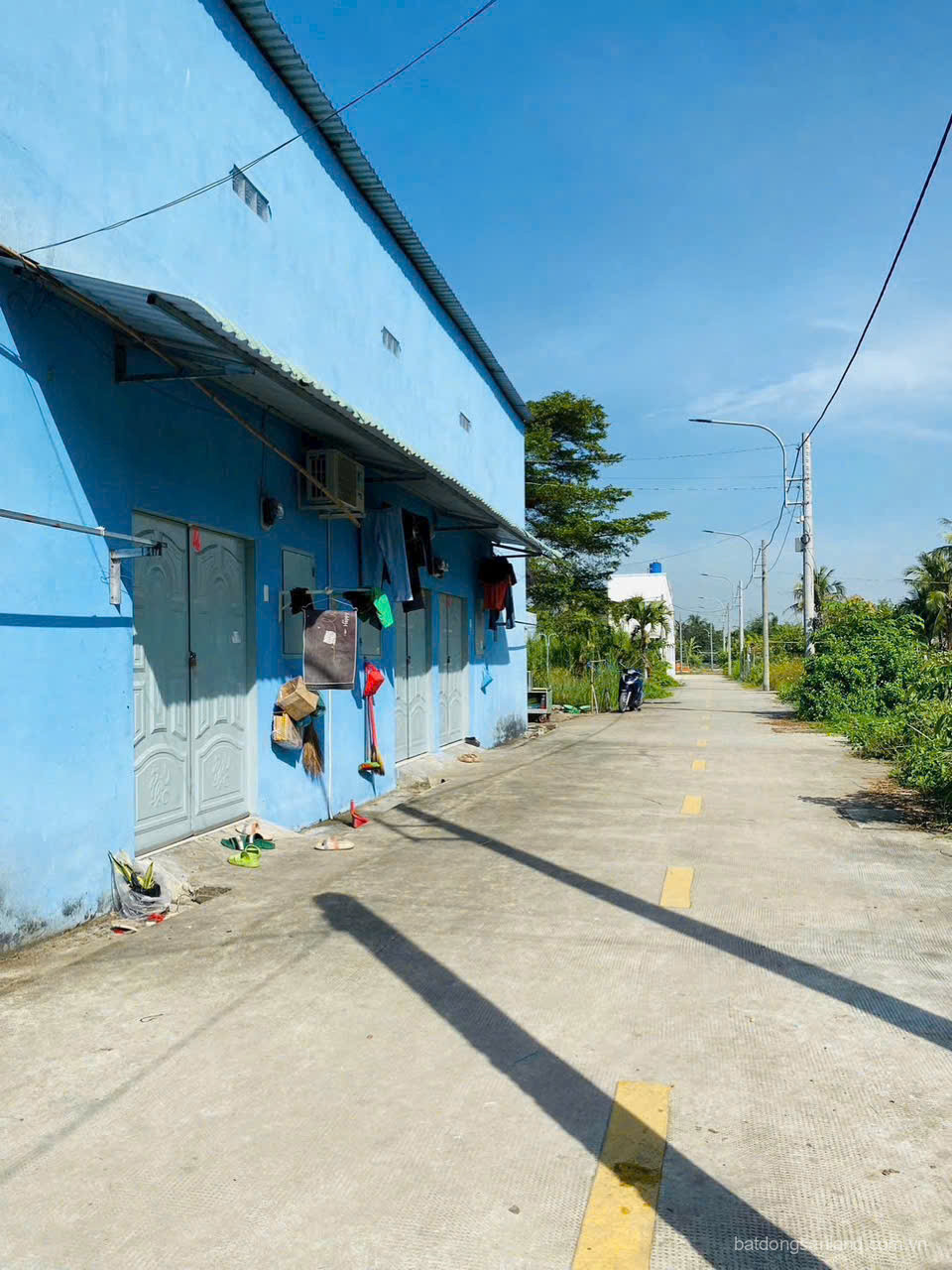 Bán gấp dãy trọ 6 phòng có gác , đường xe tải thông sau KCN Thuận Đạo dt 120m2 giá 1,65 tỷ