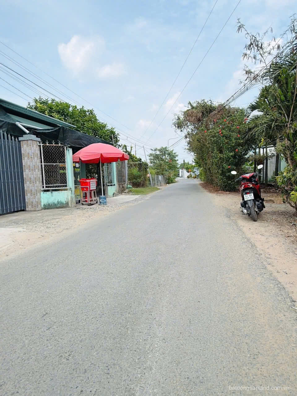 Bán nhà mới xây mt Lộc Trung, Mỹ Lộc dt 100m2 , 1 lửng 3pn,2wc giá 2,69 tỷ