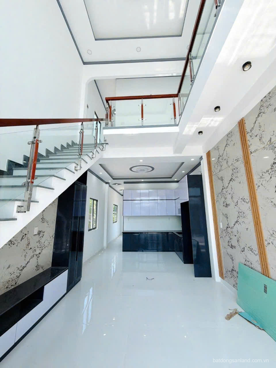 Bán nhà mới xây mt Lộc Trung, Mỹ Lộc dt 100m2 , 1 lửng 3pn,2wc giá 2,69 tỷ